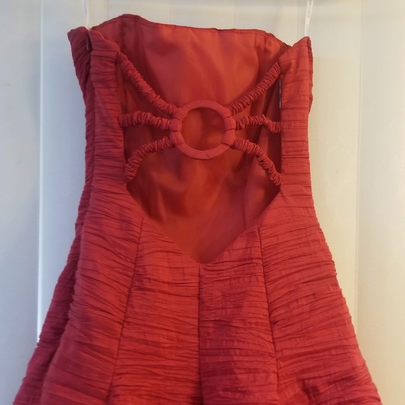 Dress - Picture 2 of 5